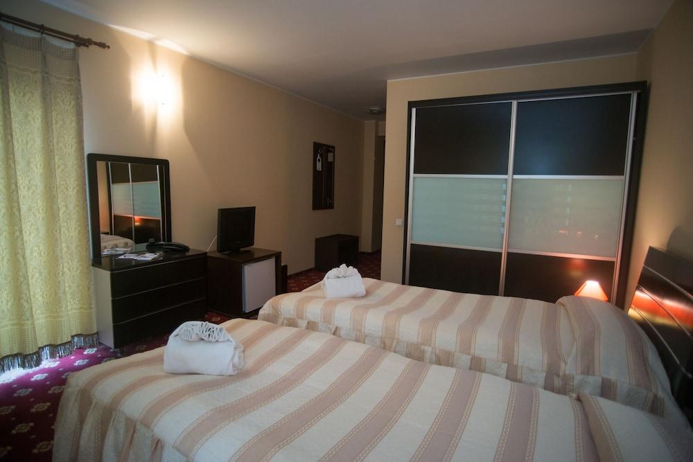 Regal 3* Braşov