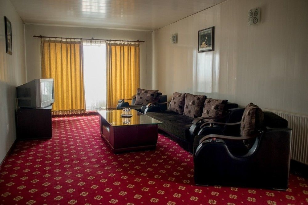 Regal 3*